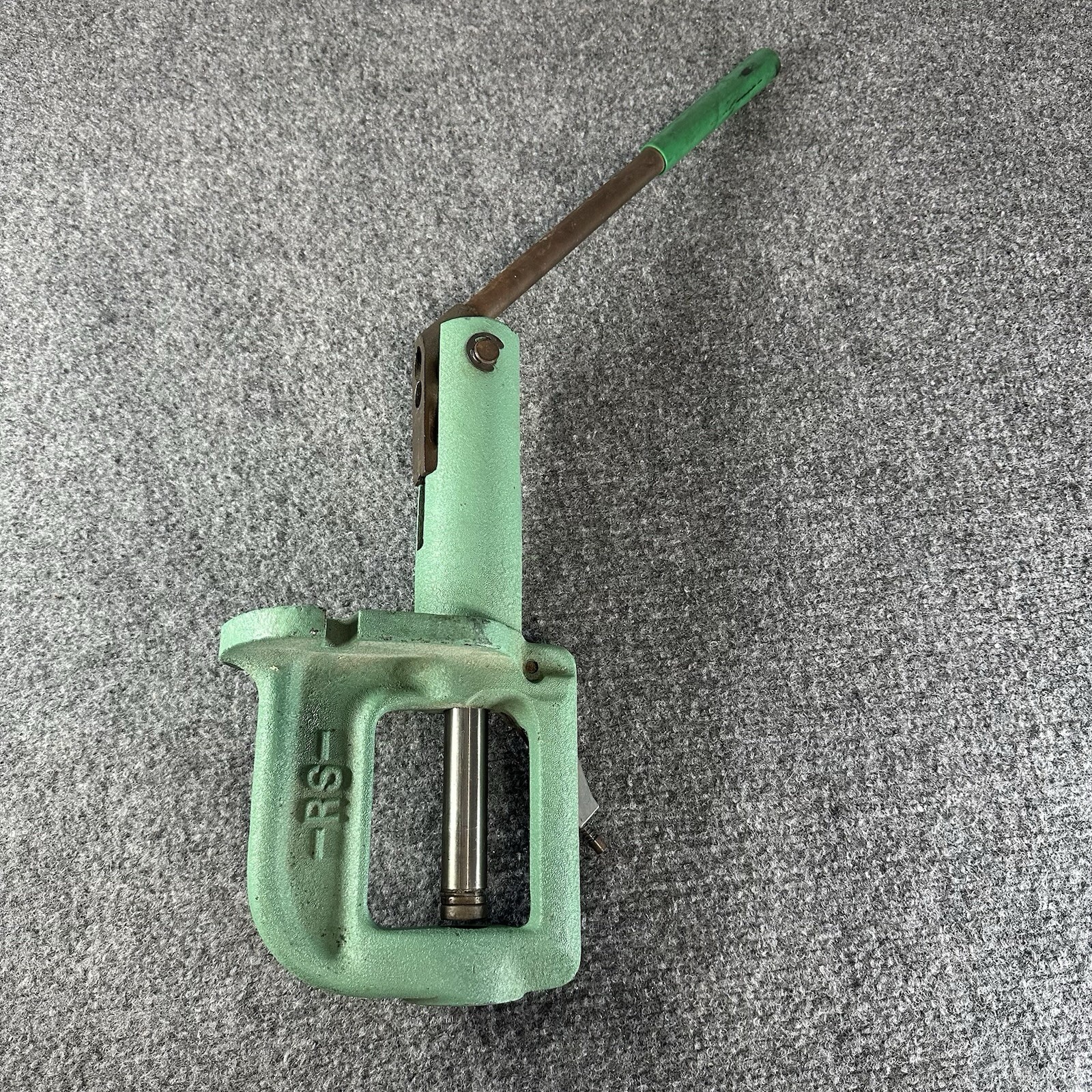 RCBS RS SINGLE STAGE UNIVERSAL DIE RELOADING PRESS WITH PRIMER ARM RELOAD PRESS