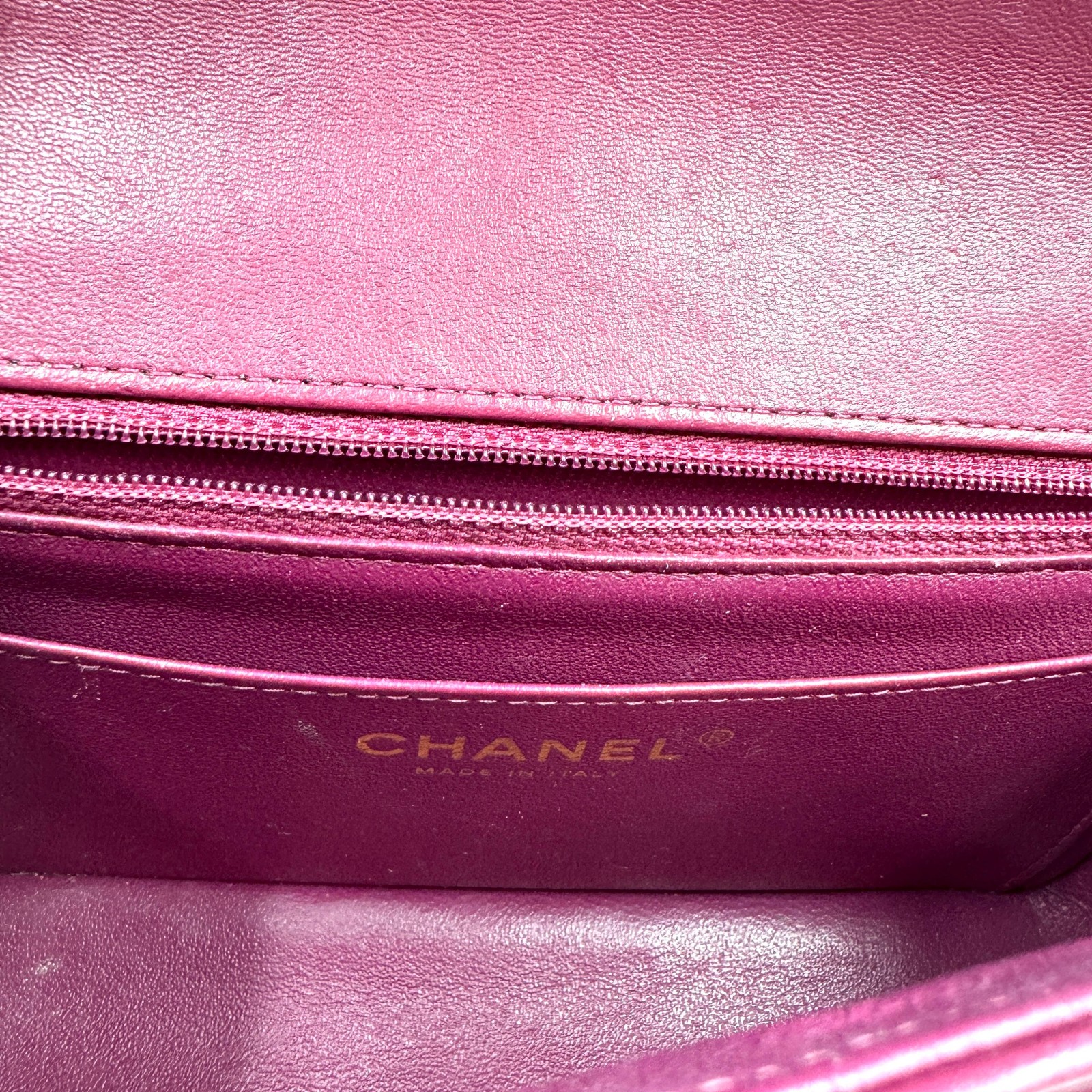 Pre-Owned Chanel Rectangular Flap Shoulder Bag in… - image 23