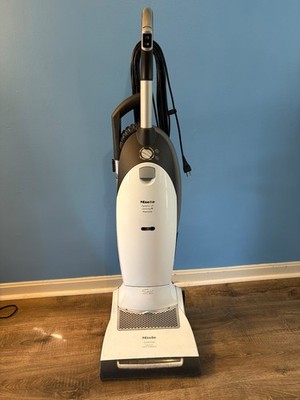 Miele Dynamic U1 Cat & Dog Upright Vacuum Cleaner