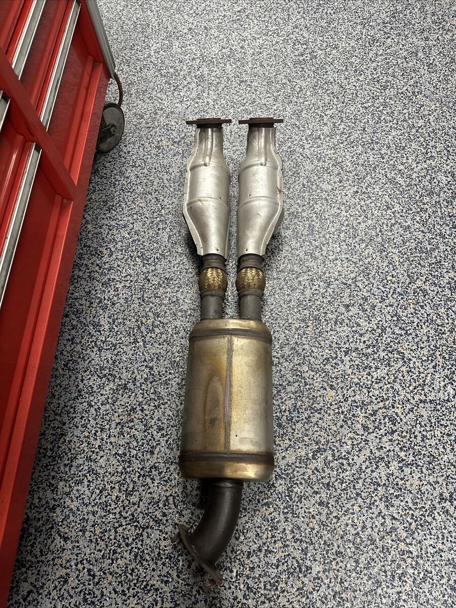 自動車 kuroyume.666 Oem Nissan Gtr 35 Secondary Cats And Y Pipe. | eBay