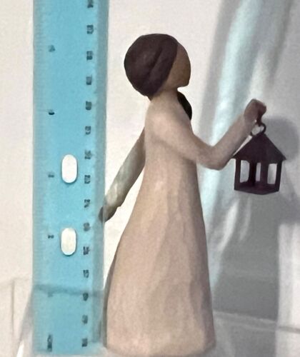 Willow Tree Angel Of Hope Figurine Carrying a Light By Susan Lordi - Picture 5 of 6