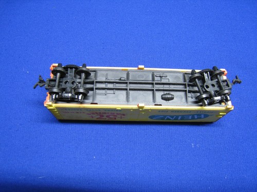 HO Scale Tyco Heinz 57 Reefer - Freight Train - Picture 4 of 4