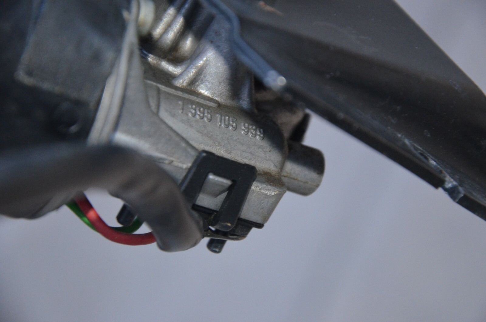 Ferrari 348 Windshield Wiper Motor Bosch with Bracket ONLY 6K MILES OEM