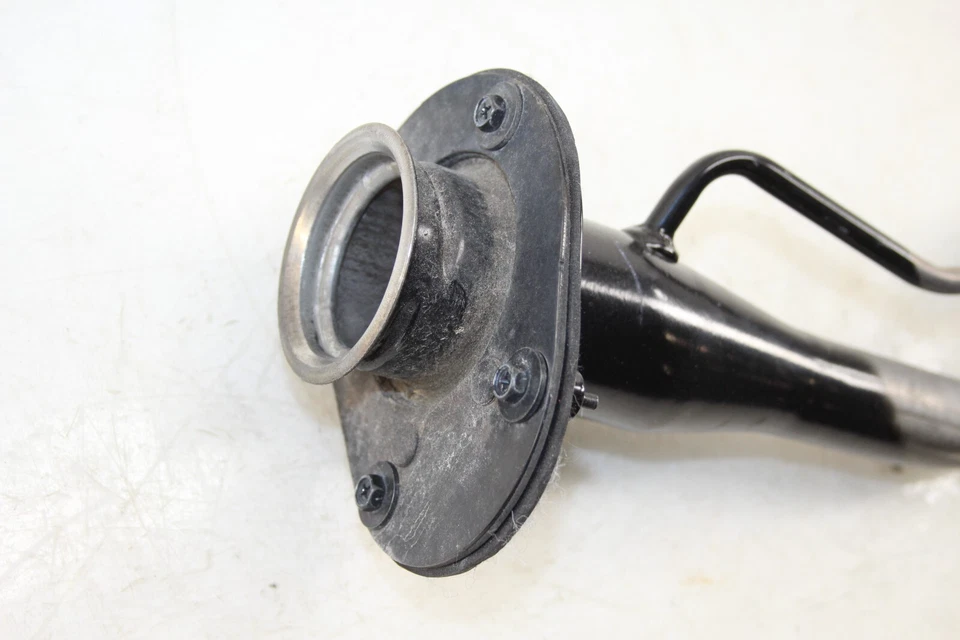 Гриф топливного бака 2016-2023 Mazda MX-5 Miata от оригинального производителя ET45 - Изображение 2 из 4