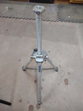 Velbon VG3 Tripod For Cameras and Video Cameras.              1140