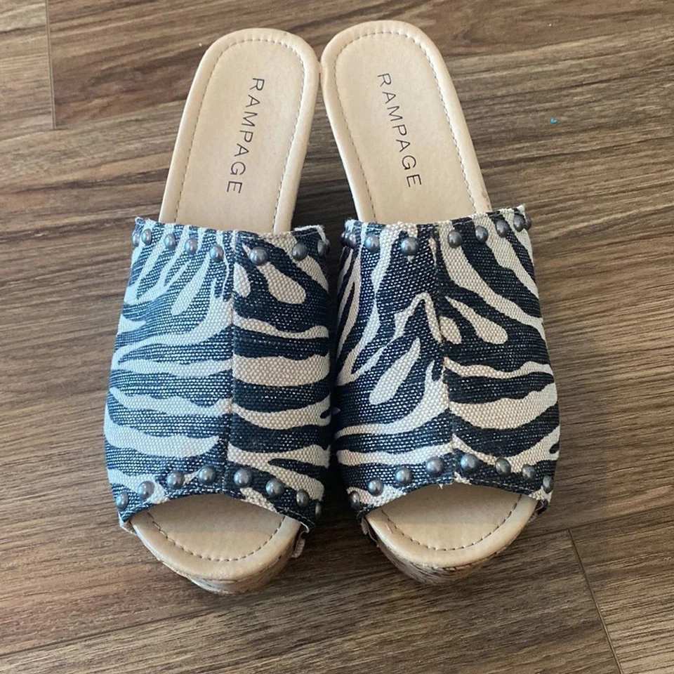 Rampage зебра полоски холст с заклепками пробковый клин размер 10 М Y2K mobwife gawdy богато украшенный - Изображение 2 из 4