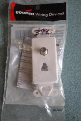 Cooper Wiring White Telephone CoAxial Flush Mount Voice/Data Modular Jack 3562W