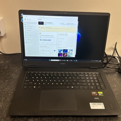 HP OMEN 17'' Gaming Laptop Ryzen 5 8645HS 16GB DDR5 1TB SSD RTX 4050 6GB