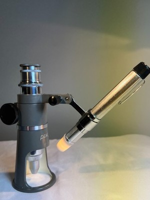 Peak 60x Alignment / Inspection Microscope Japan w/ Penlight   Excellent Optics
