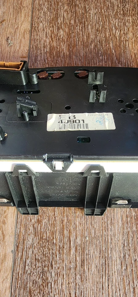 Infiniti G20 2001-2002 velocímetro clúster usado Foto 3 de 4