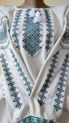 Linen Vyshyvanka for women.Sizes XS-5XL Embroidered blouse with green pattern 