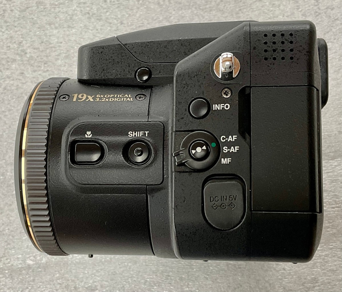 Fuji FinePix S7000 Digital Camera 6.3MP, 6x Optical Zoom Lens; Not