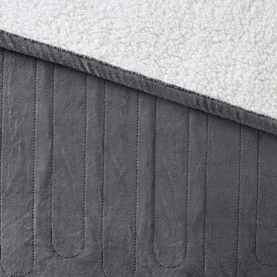 Woolrich Heated Plush to Berber Electric Blanket Throw Ultra Soft Knitted Gray - Image 4 of 4