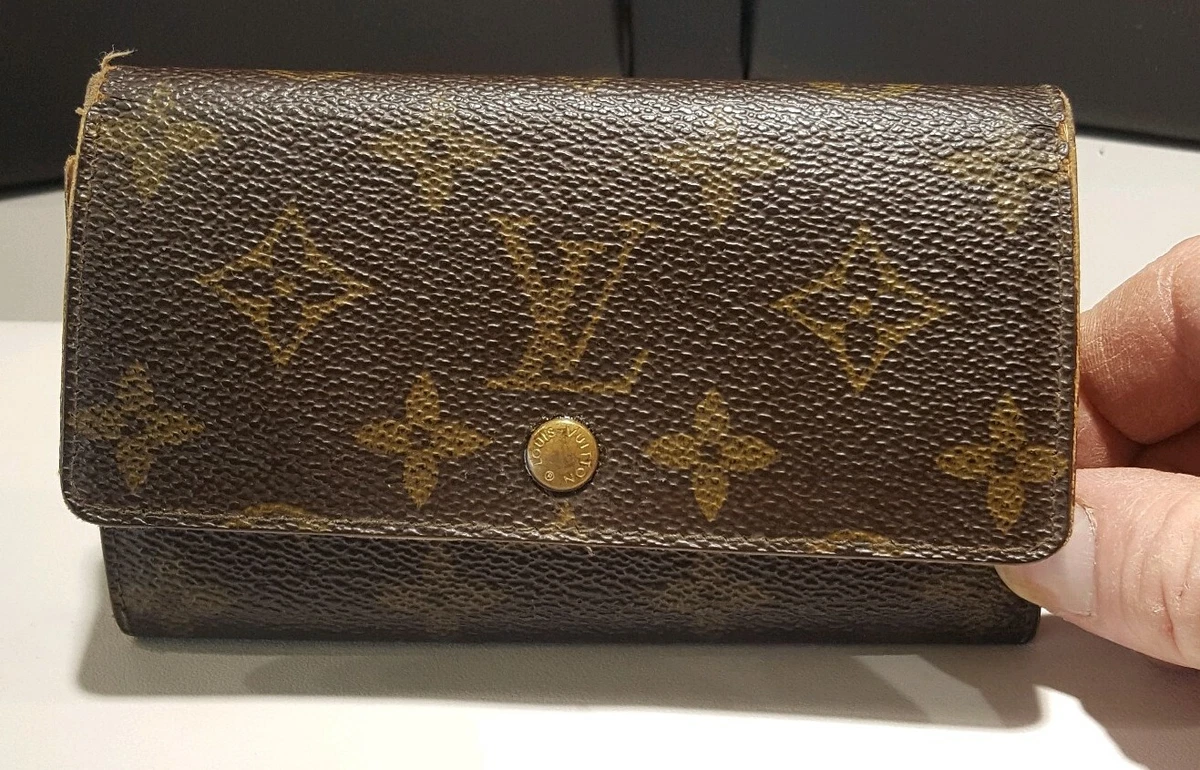 Lv canvas wallet new arrivals