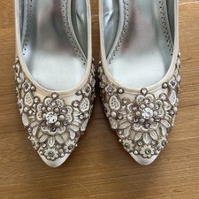 Michaelangelo Pauline Ivory Satin Embellished Heels Size 8.5 Wedding Bridal Shoe