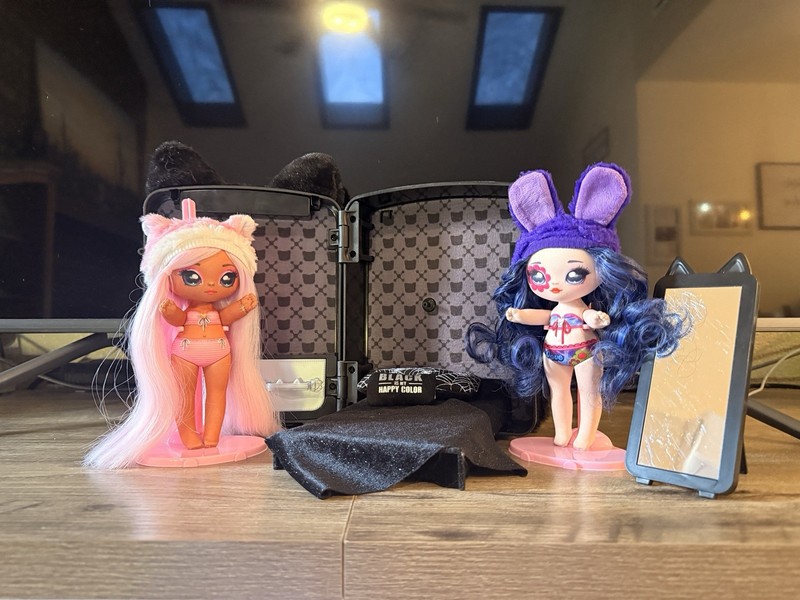 MGA NaNaNa Surprise Dolls Sarah and Melanie with Bedroom Playset
