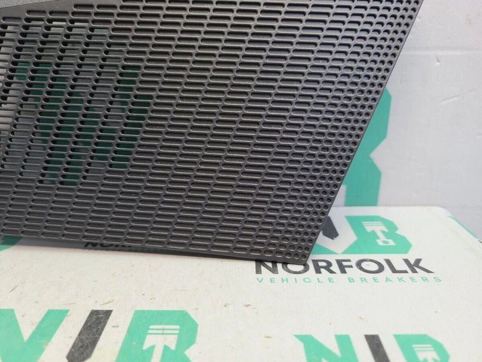 Qashqai J12 Rear Speaker Grill 281776UA1A - Image 3 of 4