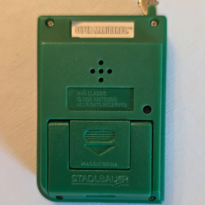 Nintendo Super Mario Bros. Mini Classic LCD Game Keychain (1998)