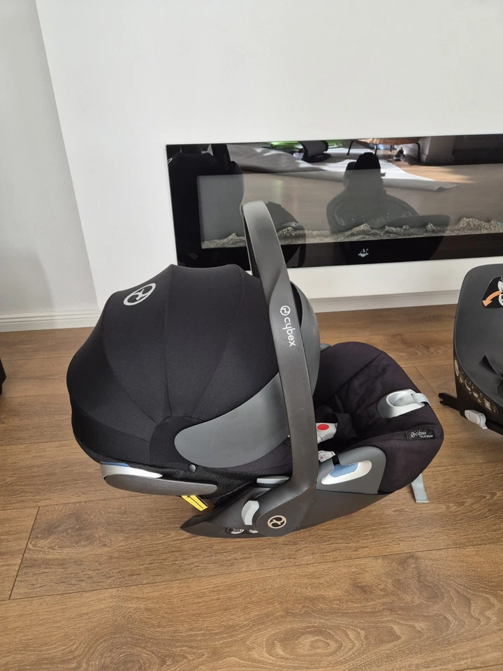 Babyschale Cybex Cloud Z i-Size + Cybex Isofix Base Z 360 Maxi Cosi Sehr Schön - Bild 4 von 4