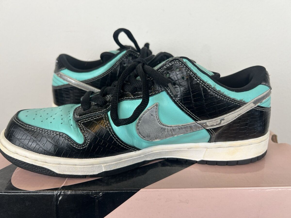 Size 10.5 - Nike SB Dunk Low Pro x Diamond Supply Co Size 10.5 - Nike SB Dunk Low Pro x Diamond Supply Co