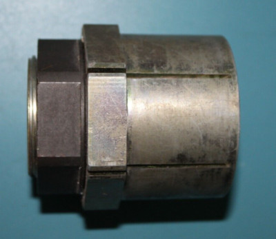 KEYLESS BUSHING  1-1/2'' ID  MACHINIST TOOL HOLDER ?THREE PIECE?