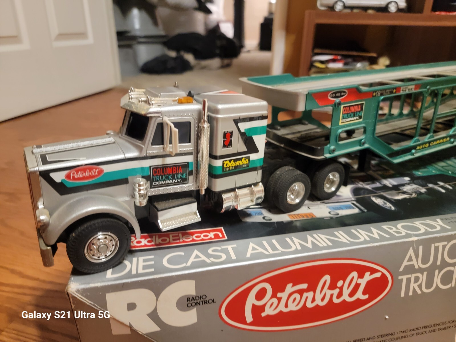 VINTAGE RARE RC Radio Control PETERBILT SEMI AutoCarrier Truck Silver