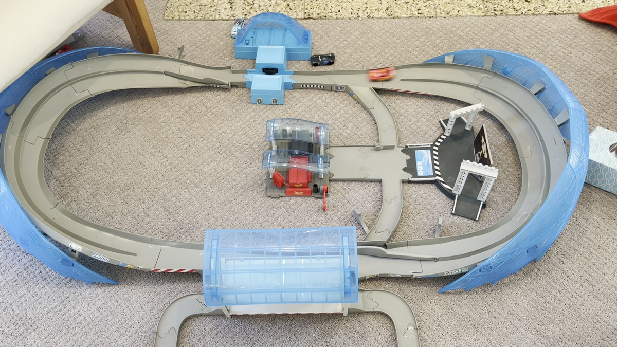 RARE DISNEY PIXAR CARS 3 Ultimate Florida Speedway Track Set