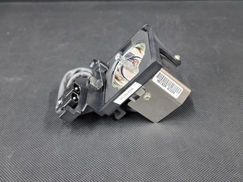 V7 Projector Replacement Lamp for select 3M & Smartboard Projectors (VPL1783-1E) - Picture 5 of 17