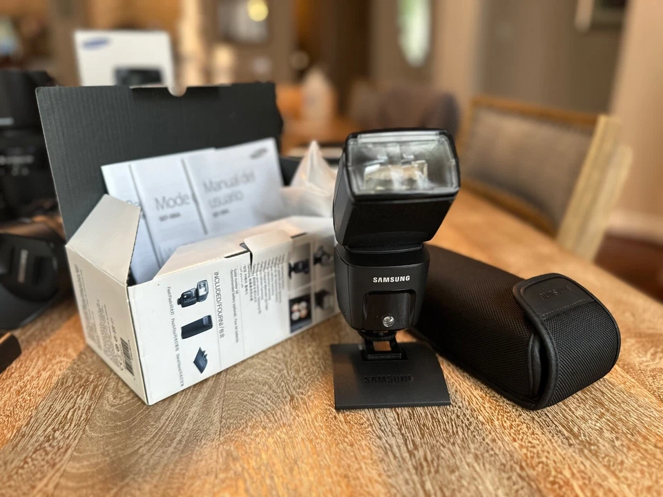 Samsung ED-SEF580A/US SEF580 Flash for NX Cameras - Black - VGC (ED-SEF580A) - Image 4 of 4