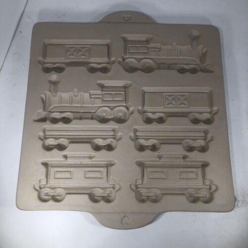 1998 Pampered Chef #1806 Gingerbread Home Town Train Mold - Picture 1 of 3