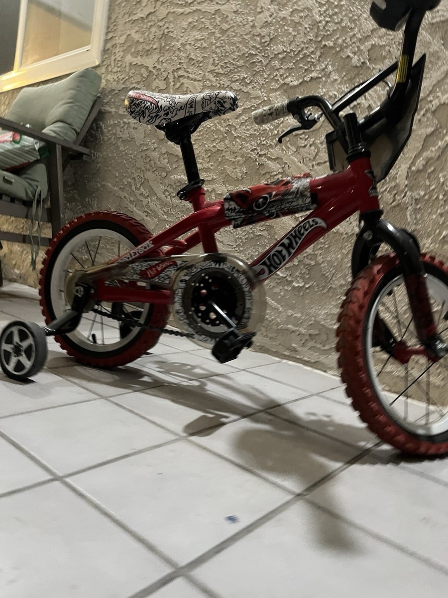 レッド BMXバイク 16インチ Hot Wheels 16in Kids Bike Red BMX Bar Training Wheels Coaster