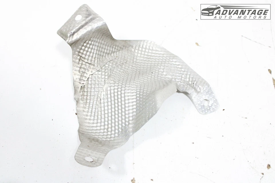 BMW 320I XDRIVE F30 2016-2018 tubo de llenado de combustible trasero derecho cubierta protector térmico OEM Foto 3 de 4