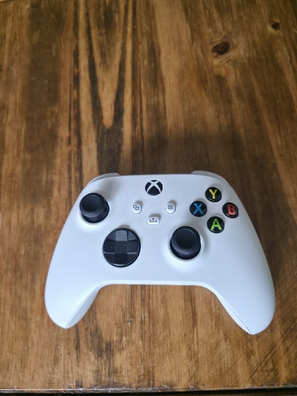 Microsoft Xbox Wireless Controller – Robot White (QAS-00001)