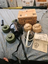 VINTAGE ISRAELI GAS MASK W/ FILTER UNISSUED