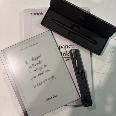 Bundle: ReMarkable 2 Paper Tablet 10.3'' RM110 & Model Marker Plus pen+