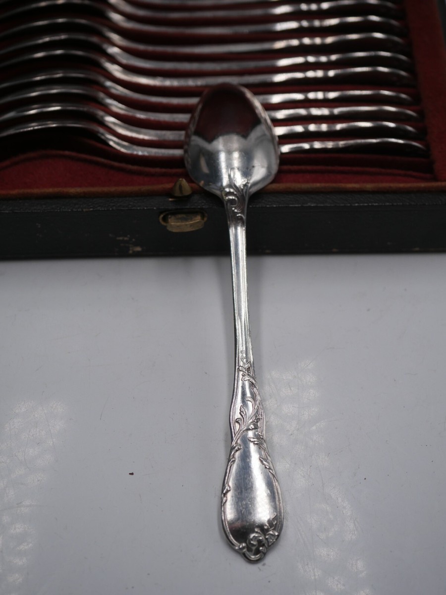 Six Petites Cuillères Rocailles De Style Louis XV En Argent - Louise