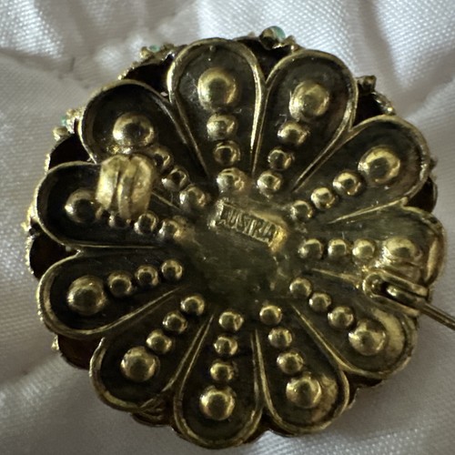 Vintage Austria Womens Brooch Baroque Pearl GreenRhinestone Gold Tone - Picture 2 of 3