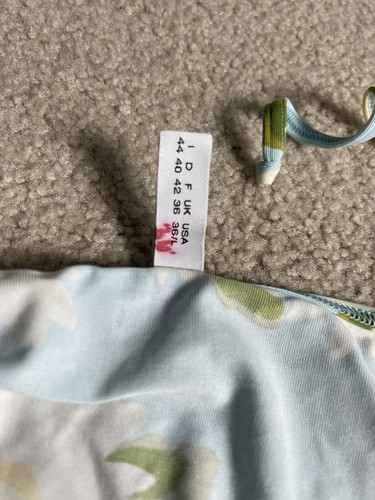 Schöner Moschino Schwimmwickelrock Abdeckung, Seitenkrawatte, Größe 36 neu mit Etikett - Bild 6 von 7