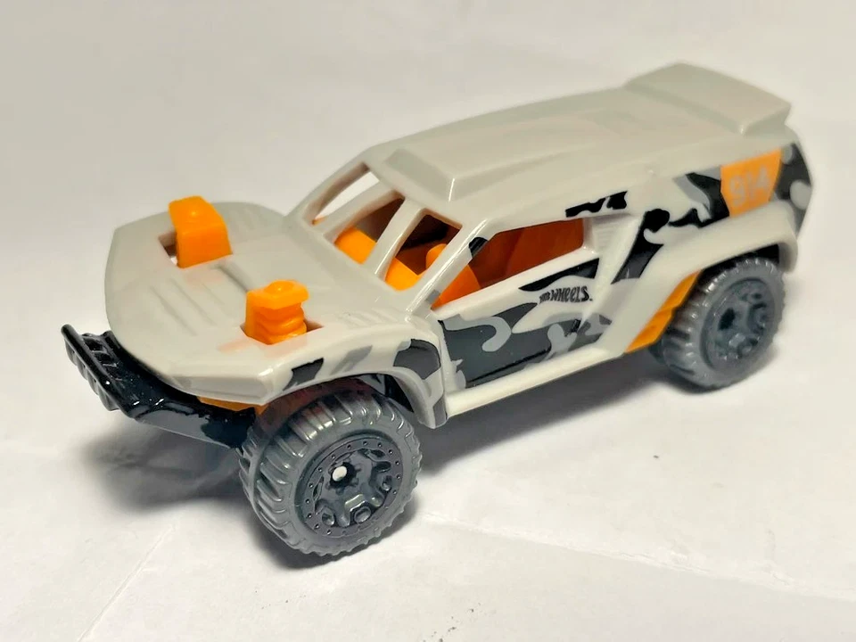 Hot Wheels - Transporte De Carga - Super Rigs - Camión Con Auto Set De 2 - HVD94 - Imagen 4 de 4