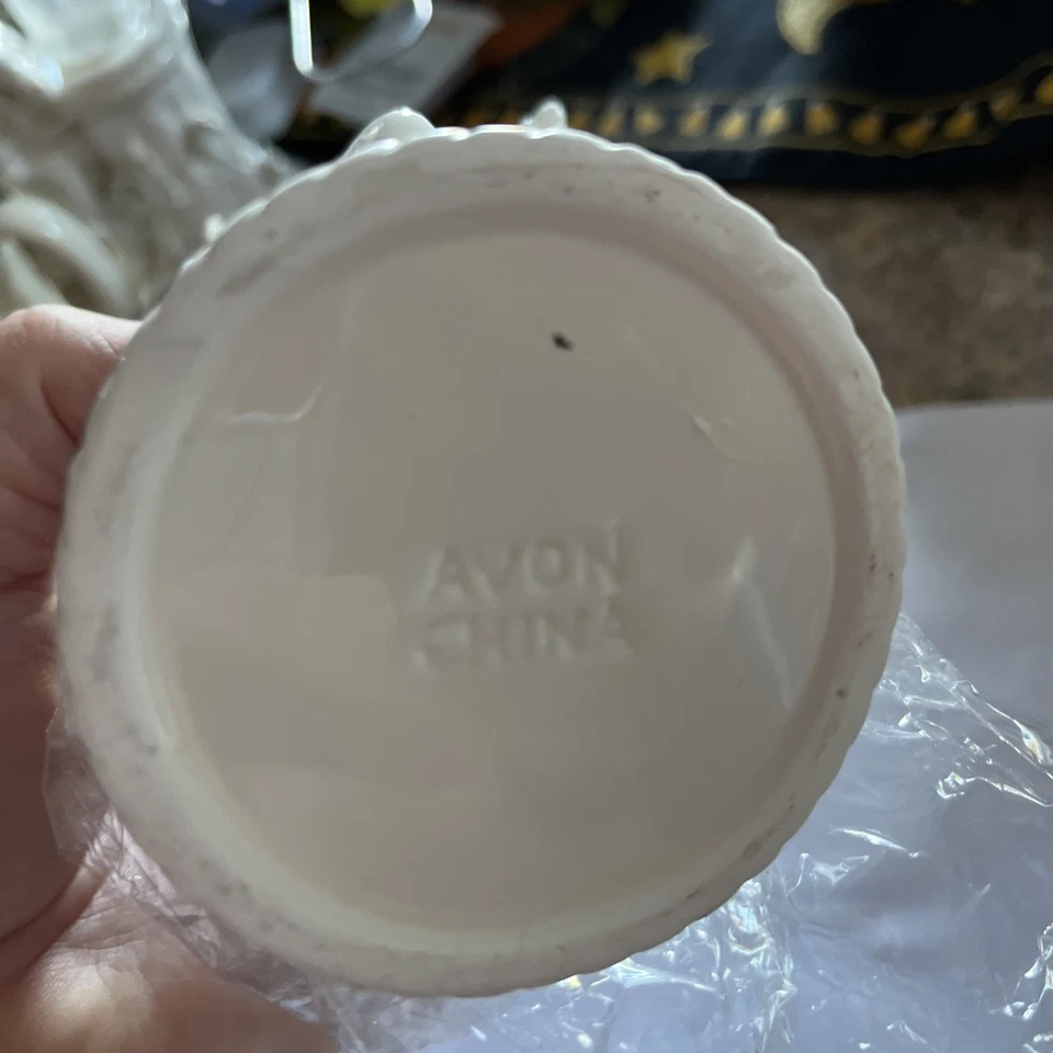 Par de jarrones querubines Avon 2002 - de inspiración vintage con diseño de rosa  Foto 3 de 4