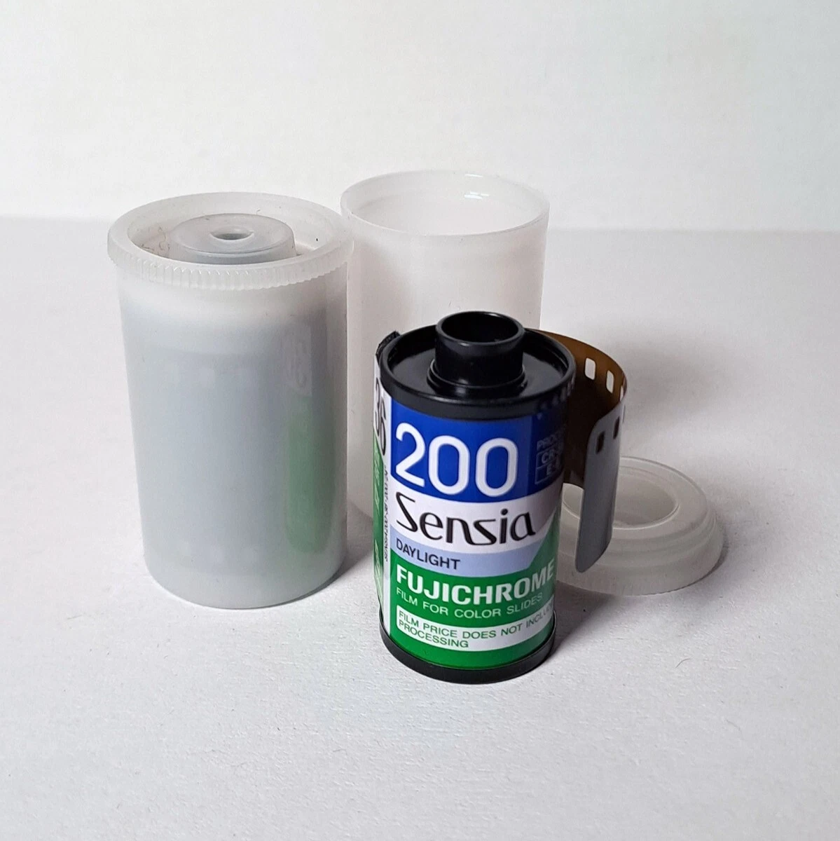 3 Rullini 35mm scaduti Dia Perutz CR 100