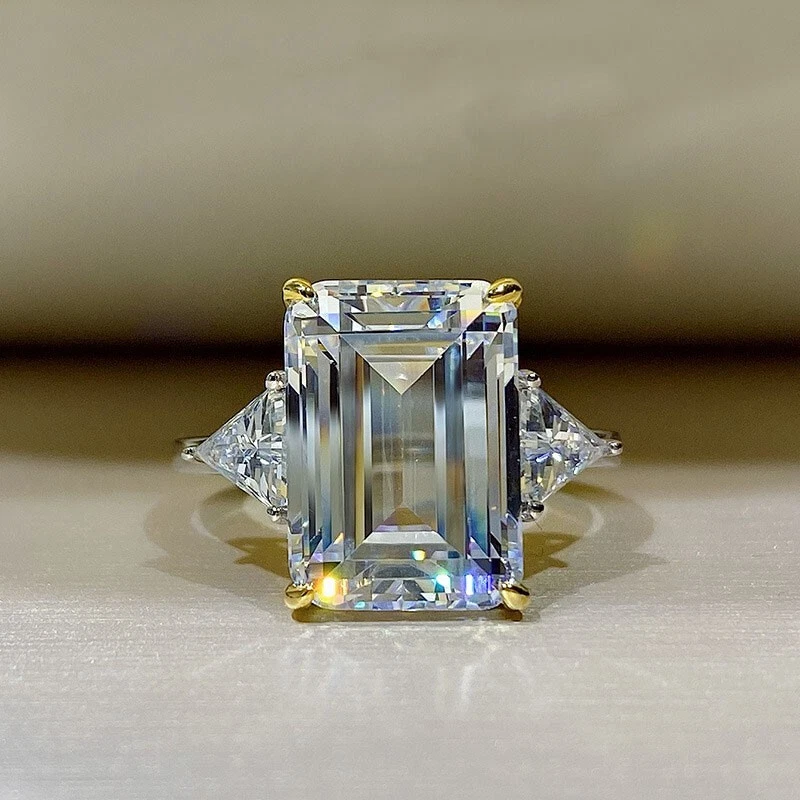 Anillo de esmeralda cultivada en laboratorio de 10 quilates con corte cojín de diamantes cultivados en laboratorio Vermeil de oro de 18 quilates, elegante Foto 2 de 4