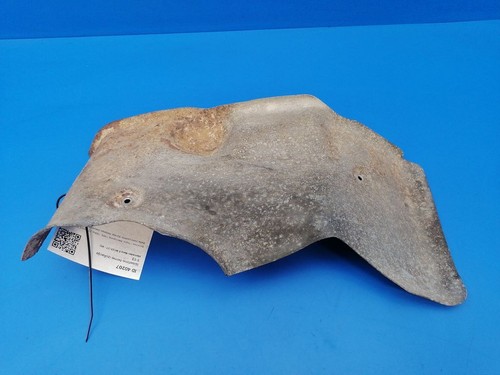 Mercedes-Benz E W123 1984 Rechts Auspuff Hitzeschutz W123 PUM40207