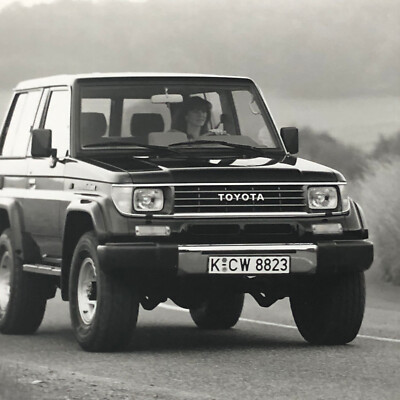 1993 1994 Toyota Landcruiser KJ 70 and KJ 73 Photo Photograph Land