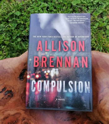 Allison Brennan: Compulsion, englisches Hardcoverbuch, 2015, Max Revere Novel