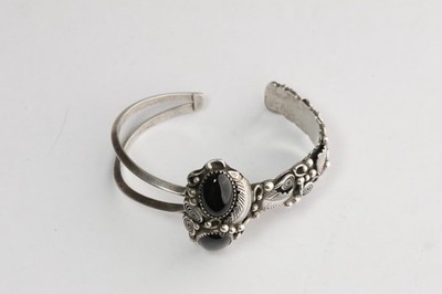 Native American Sterling Silver and Onyx Leaf Patterned Cuff Bracelet 6 inches
