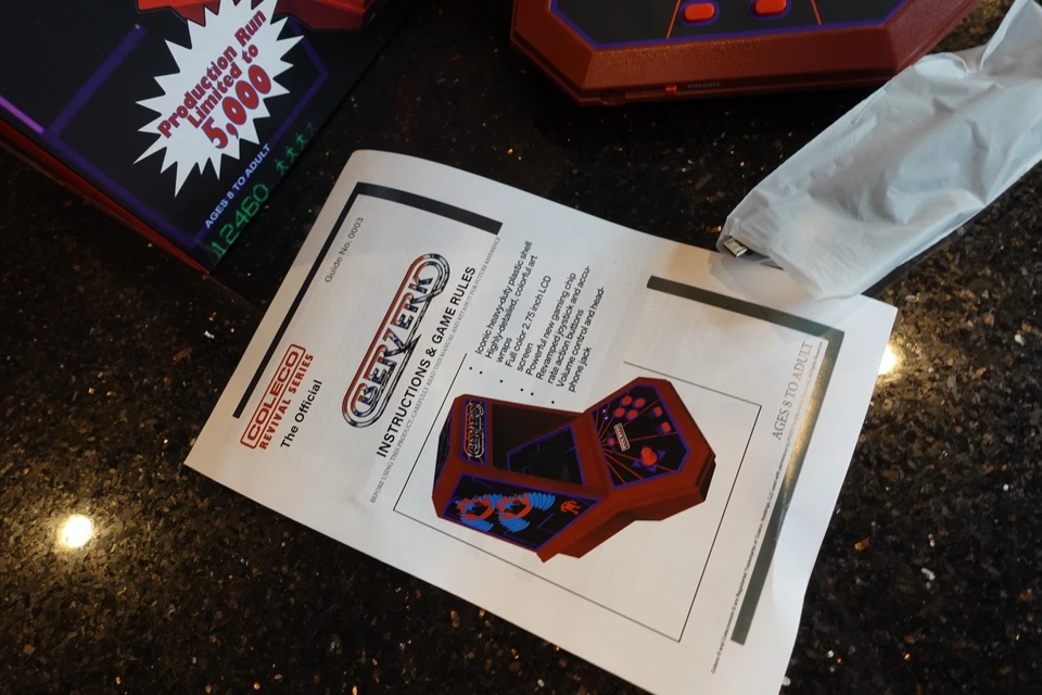 Consola de videojuegos arcade electrónica portátil COLECO BERZERK NUEVA Foto 3 de 4