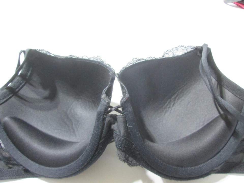 Sujetador Jennifer Lopez Talla 36D Negro/Azul Marino Con Aros Push-Up Ajustable Encaje Floral Foto 2 de 4