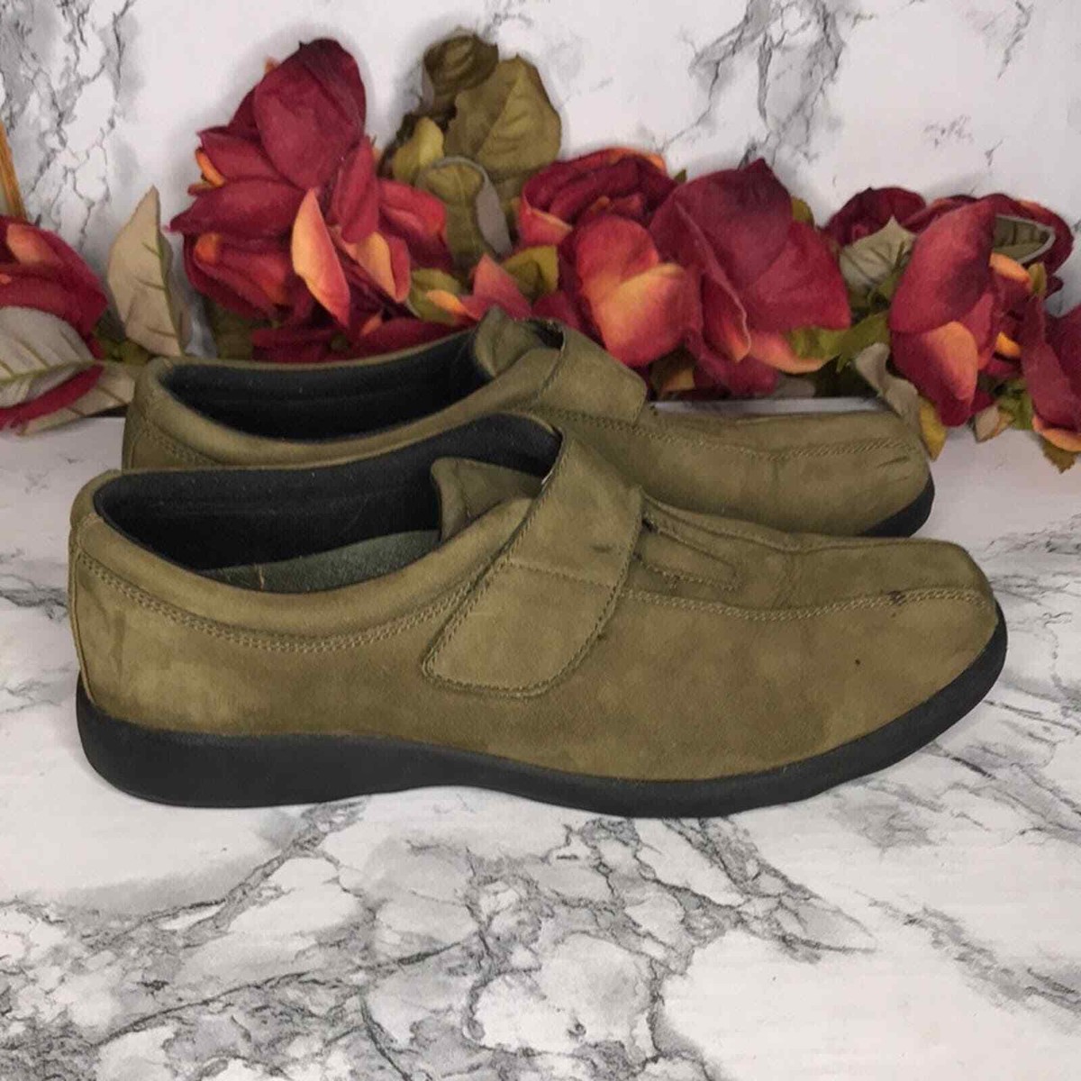 Grasshoppers by Keds Olive Green Suede Comfort Loafers Size