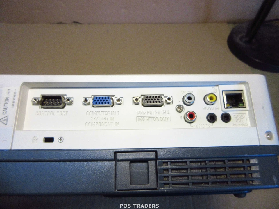 Sanyo PLC-XD2200 XGA Projector Beamer 2200 LUMENS VGA - Excl Remote - 1627 HOURS - Bild 2 von 3